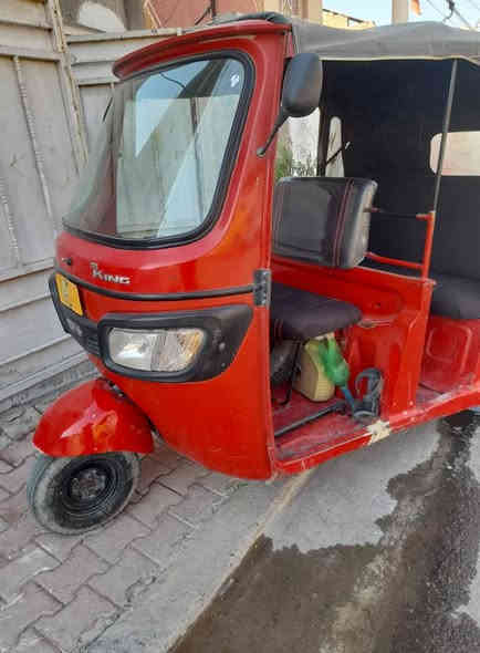 السلام عليكم تيك توك للبيع سعر مليونين و400 بها مجال بسيط للشراي موديل 18 جاهزه للشارع 1000 دينار ما تذب عليها بغداد الحسينيه ***********
