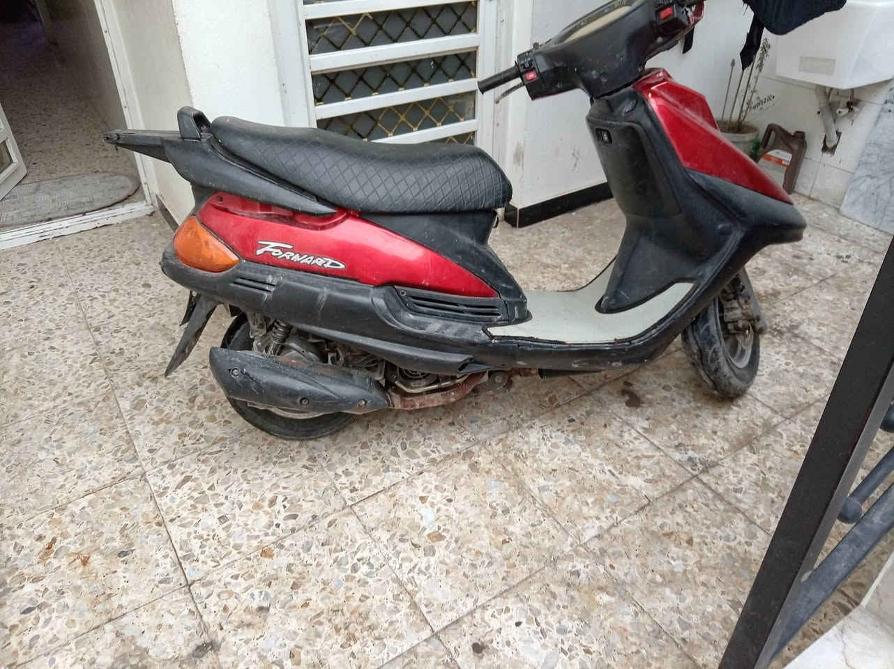 دراجة فراشة لبيع دراجة جاهزة وكلها شغاله بلادية سعر ٣٥٠ مكان بغداد الأمين ***********
