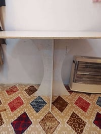 ميز مرمر • نضيف