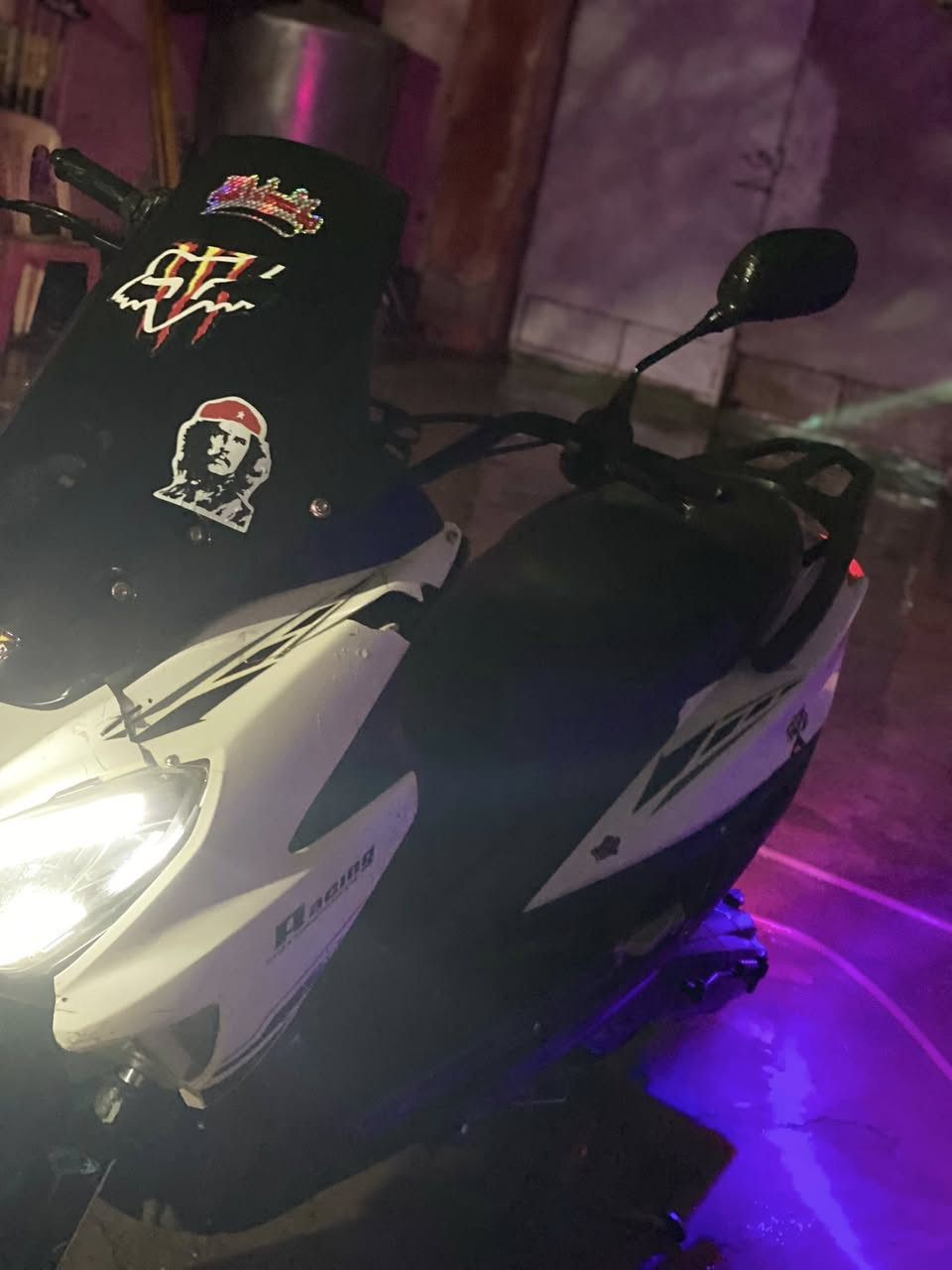 سلام عليكم دراجه سترونك لل بيع موديل 2023 مكينه 150 سيسي شلعه ناررر 🔥✈️معدل طياره مكينه فوللل دراجه حلوه ما ناقصها  شي شغل وطلع سلف شغال ما بيها اي عيب سعر 320 وبيه مجال جدا قليل رقم وتساب *********** مكان دارتو 🫡
