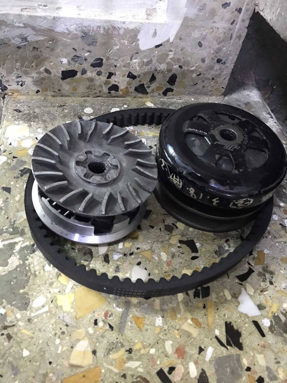 كلاجات رياضي للبيع مال تفصيخ امراوس اب صدر وكلاجات ابلاديه


**إذا كنت صاحب هذا الإعلان وتريد حذفه لأي سبب، رجاءا أرسل رسالة إلى الدعم الفني**