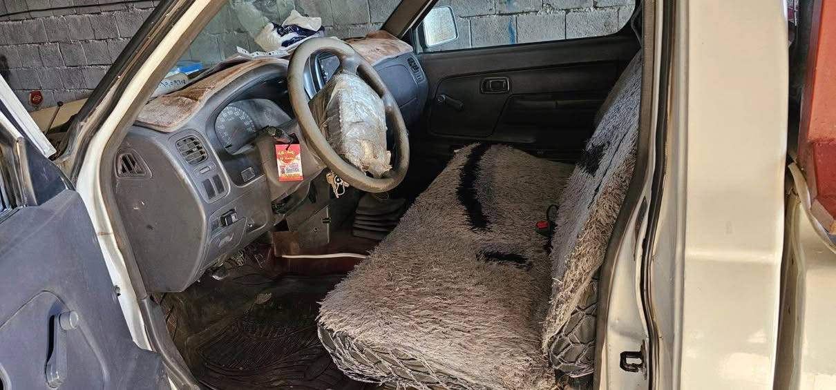 نیسان 2002 تەبرید ساردوو کەرم لەسەر سویچ پاوەر نییە سێ پارچەی پێشەوەی رەشە بێ ناوگرتن بۆیاخی هەیە پەلە پەڵە بەس من بەعام دەیفرۆشم و سەقفو شانی بۆیاخ نییە تایەی تازەیە پێشی تازە داگیراوە کلاج عەینەی سێ ڕۆژە بۆم بەستووە بە شەرتی گێڕ و مەکینە و ئەکسل
ئەمە ژمارەی خاوەنێتی هەر بەڕێزێک مشتەریە تەلەفۆنی بۆ بکات لە سەید سادقە لە گەڵ ڕێزما

***********
*********** حلبجة, السليمانية
