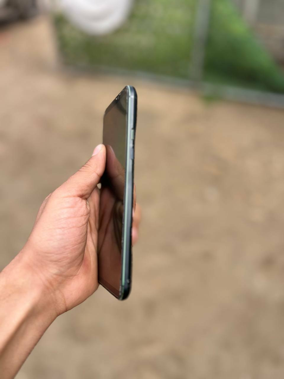 السلام عليكم جهاز بلاك شارك 2 جهاز عملاق وغني عن تعريف جهاز قوي مال الالعاب ومرتب كلشي شغال بي فقط مستبدل شاشه اصليه تفصيخ اذا مو اصليه مرجوعه جهاز بي  لد الجانبي شغالات ولد خلفي شغال ومرتب السعر ب250وبي مجال بسيط واي استفسار رقم الهاتف ***********
