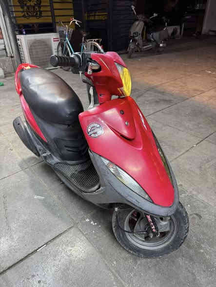 سلام عليكم ماكس للبيع دراجه كله بلاديه بس سلف تجاري اي نقص مابيها مكينه خرسه مكاني بغداد الاعظميه سعر900قفل***********
