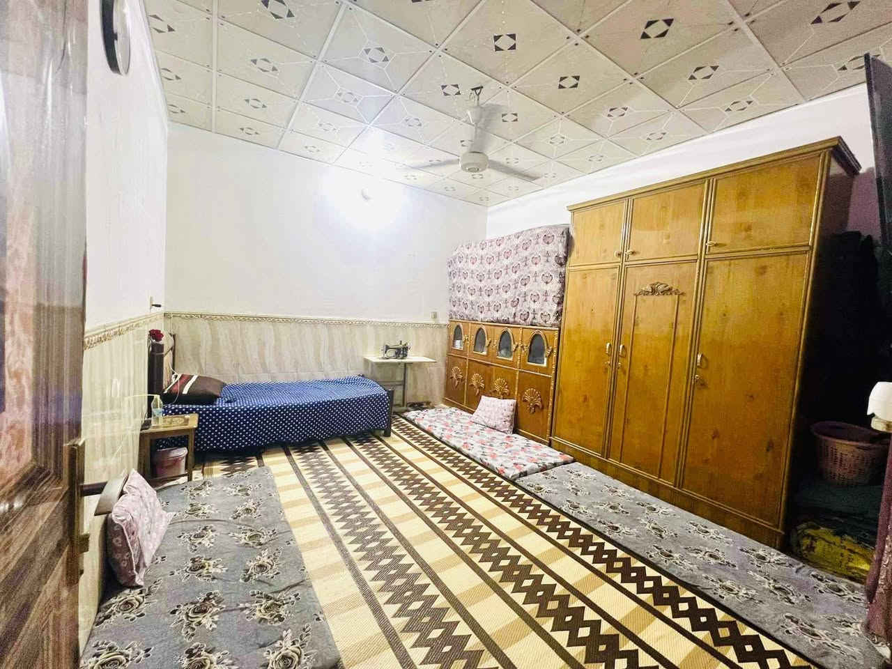 بيت للبيع يحتوي
غرفتين وصاله واستقبال ومطبخ وتخاريج خارجيه وداخليه
بناء درجه اولى صب كونكريت مساحه 100متر
موقع البيت حي السهيليه (الجماعه ) قرب مقر السرايا الجديد
قرب ع شارع العام 100 متر 
السعر 65 بي مجال قليل
الاستفسار مراسله الصفحه او الاتصال ع هذا الرقم 
 واتساب فقط هذا الرقم*********** 

‭0789 038 8039‬
