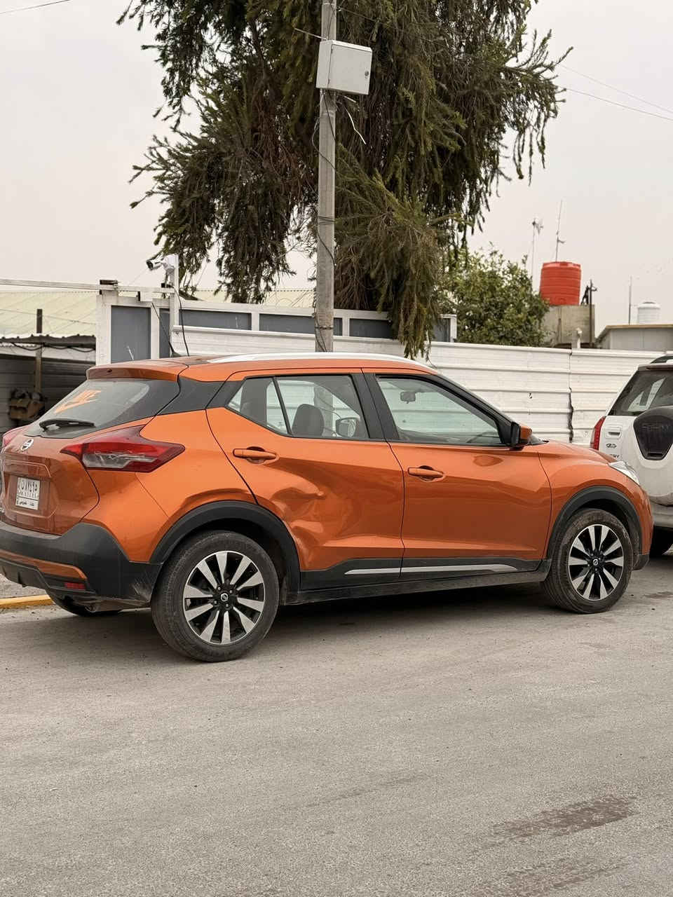 سلام عليكم نيسان كيكس موديل 2018 وارد خليجي داخل جلد برتقالي بيه طخه بلباب واضح ما مصلحه بس هاي فقط  ما متواجد ع الفيس ***********
