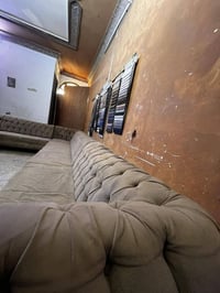 ديوان ٩م • حيل نضيف • مقعد يحتاج تنظيف