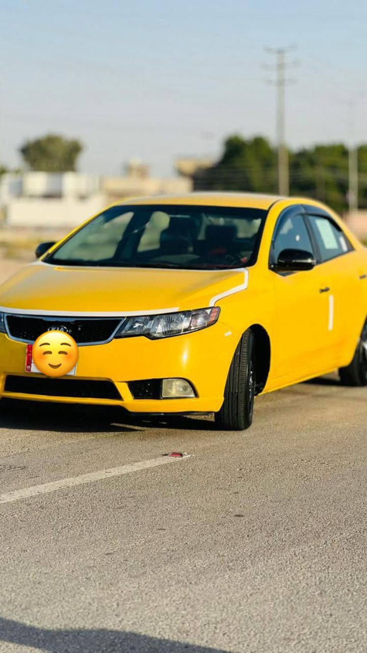 سلام عليكم. سيارة فورتي. 2011.   كفالة عامة.   عدة الجاملغ الخلفي.  فقط. سيارة خير  من الله    مكينة 2000دوش.  تدفة وتبريد. خير من الله. سيارة حلوة ونضيفة. تخم تاير جديد.  صبغتهة جديدة.    سيارة امريكية فقط جاملغ خلفي بدون دواخل.   مكفولة الغود وشواصي مكان السيارة بغداد.  السعر.   92.  وبيهة جمال    شي قليل.  ***********
سيارة فول مواصفات 
عدة. بنرامة 
فقط متواجد وتساب
