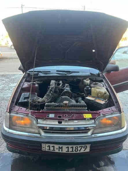 السلام عليكم اوبل اوميكا ستيشن حجم 2000  لون ماروني رقم بغداد الإنكليزي بسمي تحويل ثاني يوم.  سياره خير من يم الله سياره حلوه  ونضيفه تخم تاير جدد السعر 38 وبيها مجال واني خادم العنوان بغداد مدينة الصدر رقم ***********
