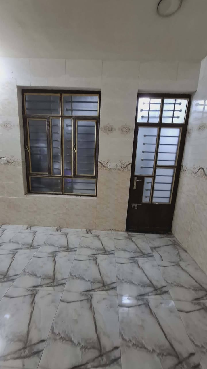 السلام عليكم
شقة طابق اول للايجار في الغزالية الشارع العام قرب شارع المركز تتكون من غرفتين والصالة والمطبخ مشترك وصحيات وبلكون
للاتصال :-***********
علي
