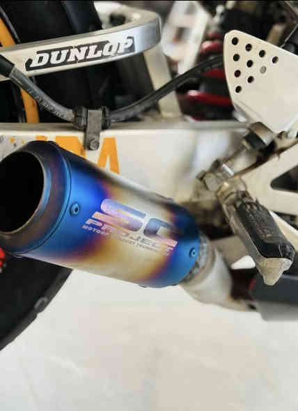 السلام عليكم
CBR 919 هوندا

السرعه 300

الموديل 2005

اوراق كامله مع كمرك كامل يعني بس تروح ترقم 

الدراجه جديده جديده

محرك مكفول

عقل مبرمج طلقات

باتري جديد

كهربائيات كامله

عليها اكزوز من ارفخم الاكزوزات. SC

منضومه زينون اماميه

تخم اشاير ابو اللد

عدادات كلها شغاله

زوج تايرات جدد

بريكات امامي خلفي مضبوط

بلكات NGK تخم

مري بلاديه كاربون فايبر جدد

الشراي يجي خاص انطيهه السعر 
مكانها الانبار 

رقم التلفون *********** متواجد واتساب
