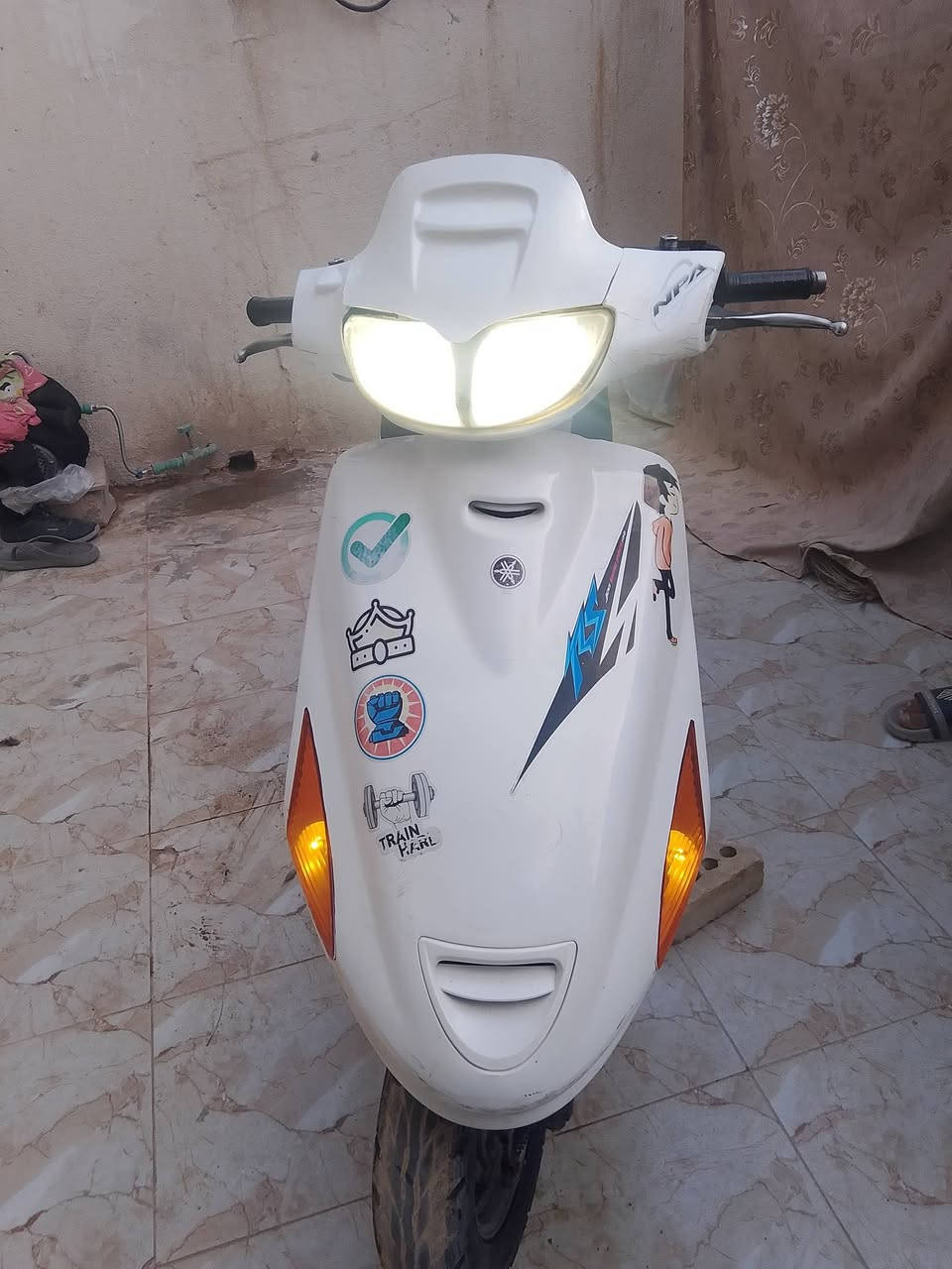 السلام عليكم درجه فراشه للبيع فقط 
مكينه اتخبل ناعمه كلش مفتوحه 
شلع معدل فول درجه شغال سلف بس عوزه باتري لان تعبان شويه هوه شغل بس سلف بل كوه يلا تشغل 
دبل اشاره 
هورن سيدان
بك لايت شغل 
لايت شرط زنون فول 
هندر شغال 
كابريتر مل حاويه 
سعرها 300 
مكاني نجف كوفه شارع المعمل قرب شارع المطار الجديد 
الشراي يتصل او واتساب 
***********
