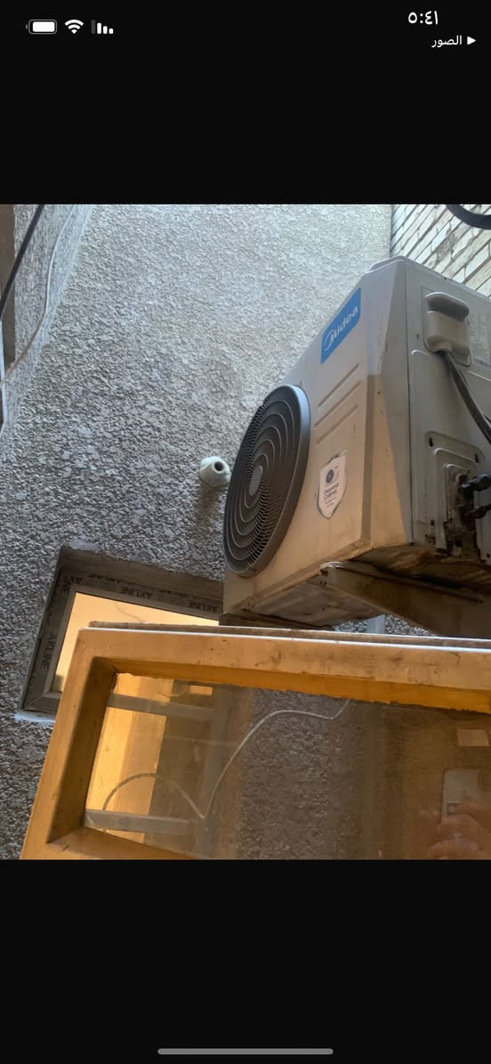 سبلت ميديا 2 طن للبيع نظيف جداً 
بارد ثلج ثلج ما بي اي خلل مكاني البلديات سعره ٣٥٠  
*********** واتس اب
