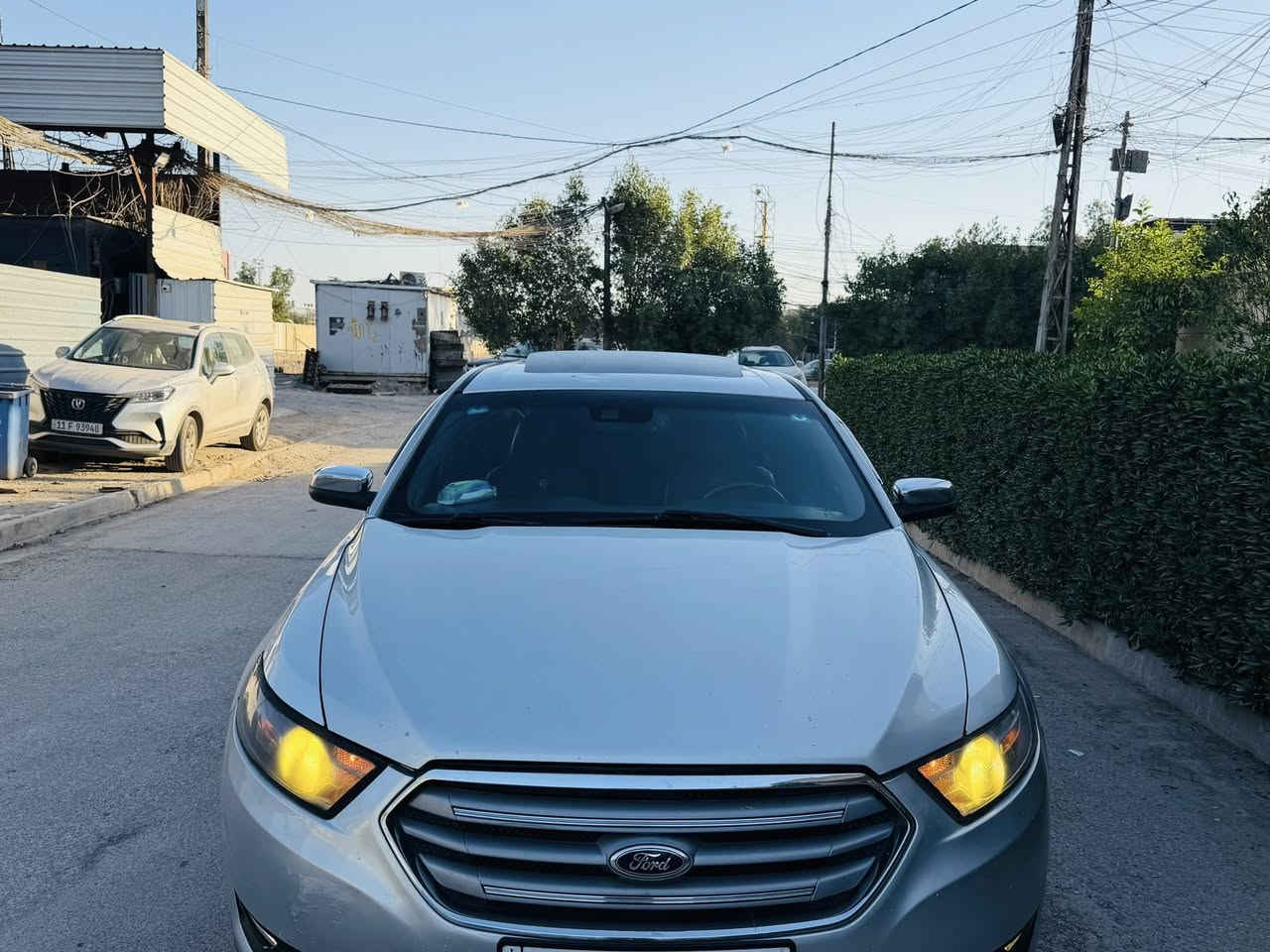 فورد تورس 2013 LIMTED فول مواصفات
محرك 3500 ( 6V )
(بصمة تشغيل وابواب - فتحة - كشنات جلد وكهرباء وتدفئة وتبريد وخزن - شاشة وسستم صوت سوني - حساسات ورادار - تحكم ستيرن - ستيرن كهرباء وغيرها من المواصفات )
رقم بغداد ( سنوية وهزة جديدة )
سيارة بدون اي نقص وشواصي ولغود سليمة
بيها 6 قطع صبغ اعتبرها حزام
السعر 105 ورقة 
للاتصال *********** اتصال وواتس اب
العنوان بغداد جانب الكرخ
غير متواجد ع الفيس
