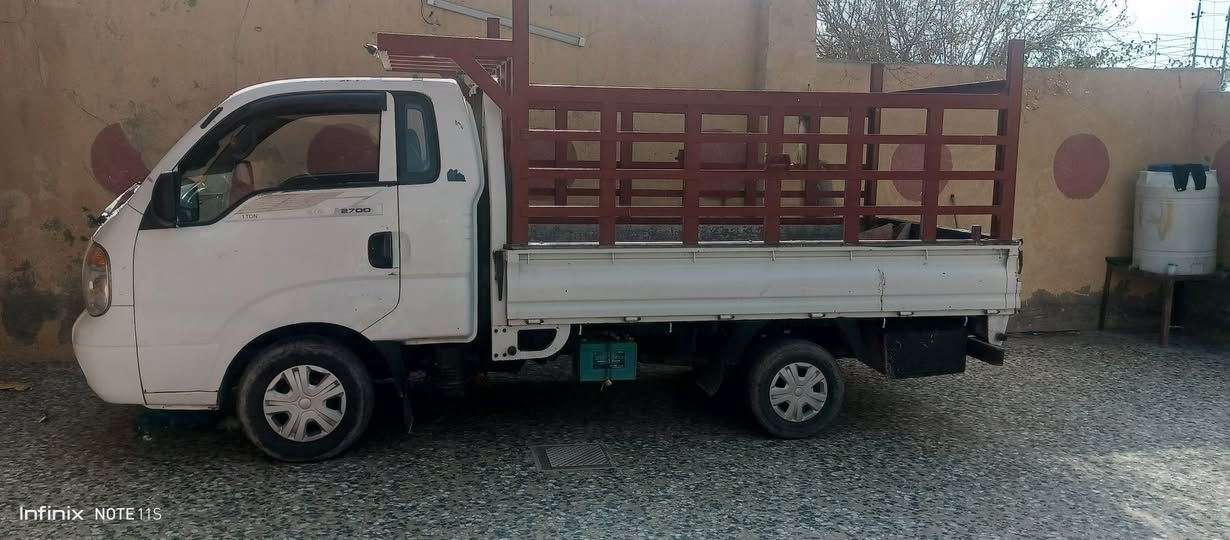 سياره كيا 2006 سياره كامله مكمله 2700 مكان بغداد***********
