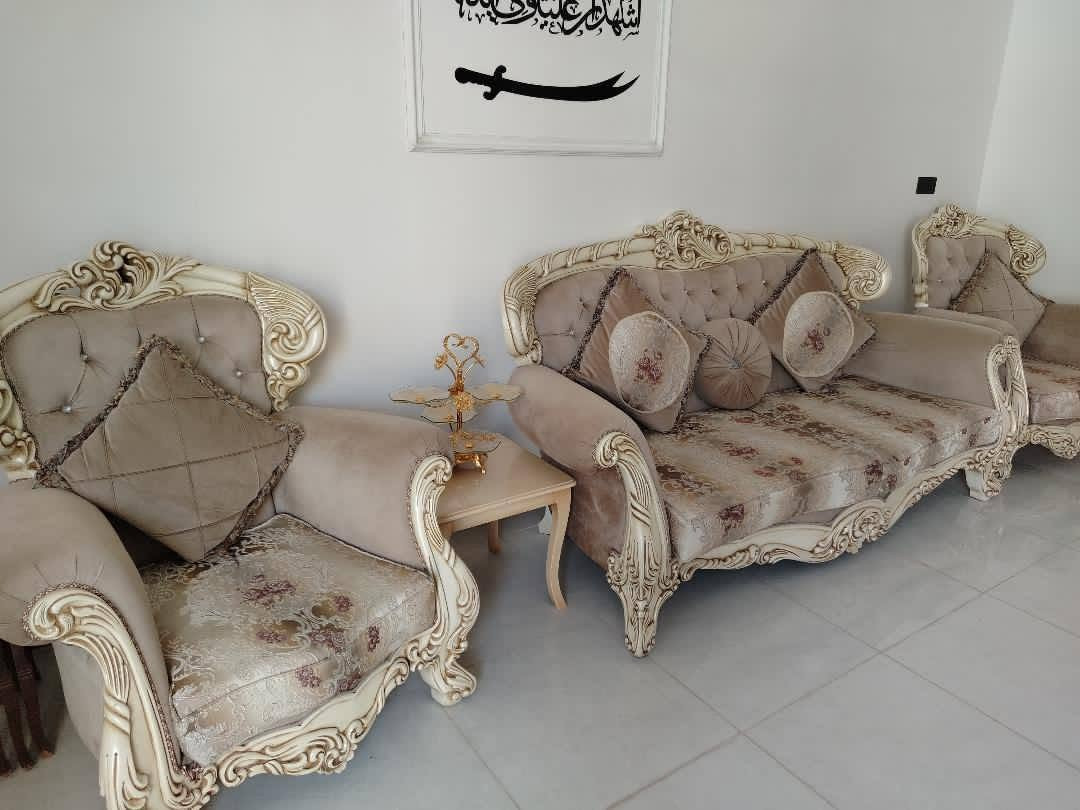تخم زان مصري نظافته ٩٠٪ السعر ٧٥٠  وبيه مجال المكان كورنيش حي الحكيم للاتصال ***********

