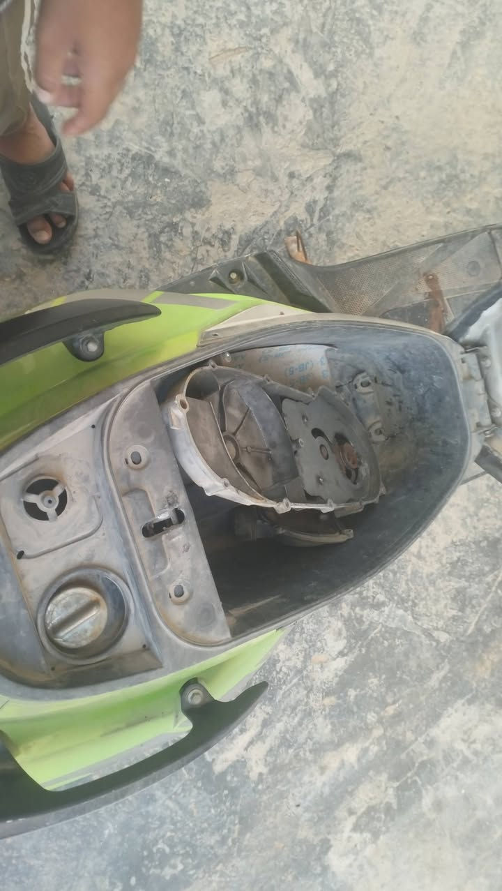 البيع سكنس صني بيه شفن ما لكلجات اماميه مسحوك يراتله تبتيل  سعره 150وبيه مجل حك الجيه وهذه رقمي
*********** وبي واتساب

