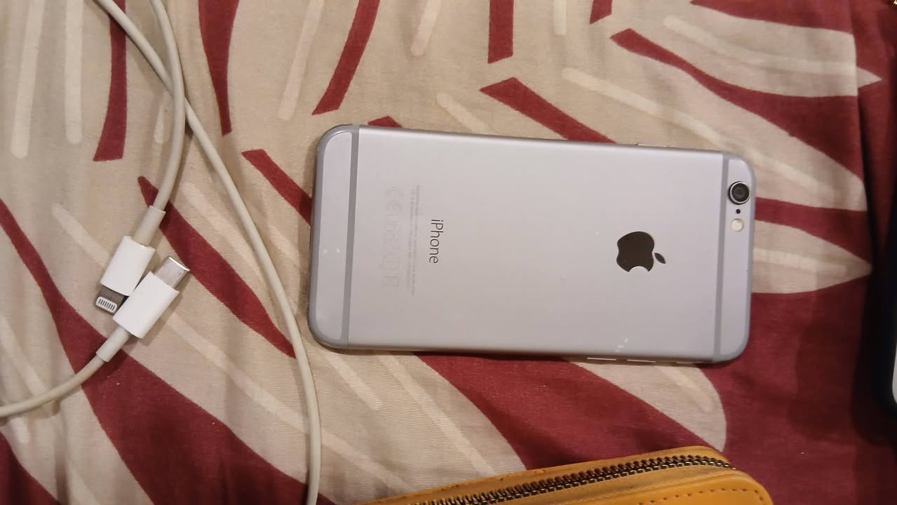 السلام عليكم ايفون 6 مثل ما موضح بالصورة والبصمة تشتغل بس محتاجة حديدة مال بصمة الي تكعد بضهر الشاشة والباقي كله شغال عدا البصمة مو عطل فقط محتاجة حديدة شغال سيم كرت واي فاي ما بي ايكلود سبب البيع محتاجة المكان بغداد قرب البياع يوجد توصيل عن طريق تكسي بلي


**إذا كنت صاحب هذا الإعلان وتريد حذفه لأي سبب، رجاءا أرسل رسالة إلى الدعم الفني**