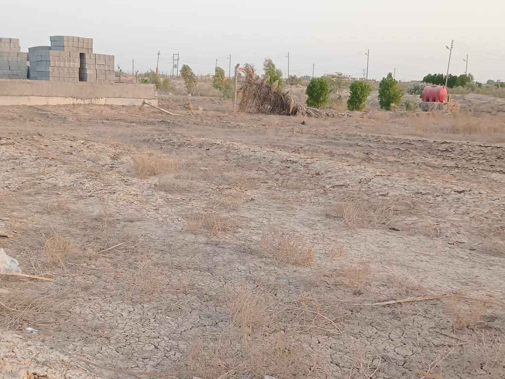 السلام عليكم..... قطعة أرض للبيع مساحتها ربع دونم و 135 متر زراعي مكانها بلجزيره الحوطه الريان شويه عن ملعب الريان وتنزل على ايدك اليمين تبعد عن الشارع العام مال الحوطه اقل الكيلومتر يمها ماء وكهرباء والمنطقه بيها بناء السعر 24وبيها مجال للشراي *********** البصرة, العراق
