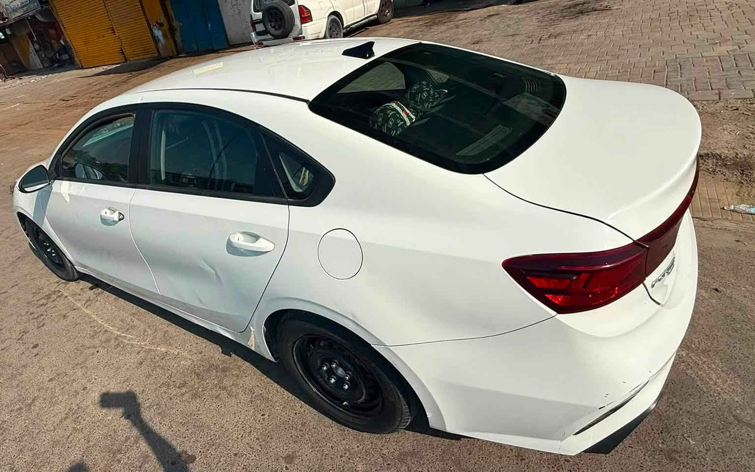 للبيع فورتي موديل 2022 معوقين
باقيلها سنة وتصير حره 

حادثها بنيد فقط وبيها بارد بالجاملغ

 مواصفاتها كامره شاشه رادار توقف ذاتي تحكمات 

محرك 2000 دوش  كير Cvt

السعر ١٢٥ وبيها مجال
مكانها بغداد
***********
