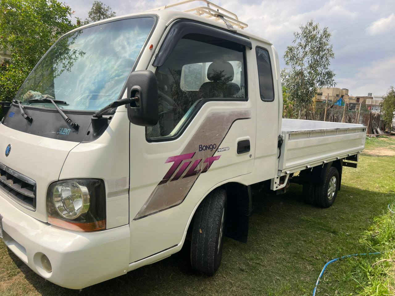 السلام عليكم كيه موديل 2003 رقم واسط نكليزي رقم شاصي واضح بلادي محرك 3000 شاصي مكفول من كسر ولحيم وقواطي السيارة تخم تاير جديد صبغ حزام جماليه محرك حاويه كير وكسن وشاصي كفاله عنوان بغداد الجديدة *********** السعر 76 وبيها مجال بصيط
