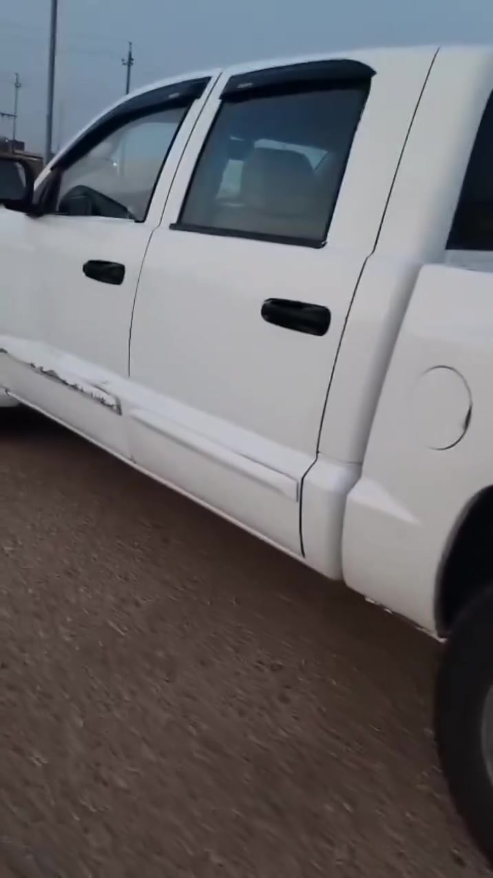 سلام عليكم سياره شفر ليت خروف موديل 2006 تحويل ثاني يوم مكينه وكير فيفتي 3000 كفاله كير ومكينه جدد حاويه سياره جهازه حداده جديده تخم تاير كهربيات كلهاء شغاله سياره ما عوزهاء شي دواخل جدد شاشه ارضيه جلد سياره للبيع  او مرواوس بسياره حمل سعر 43 مكاني ميسان العماره ***********
