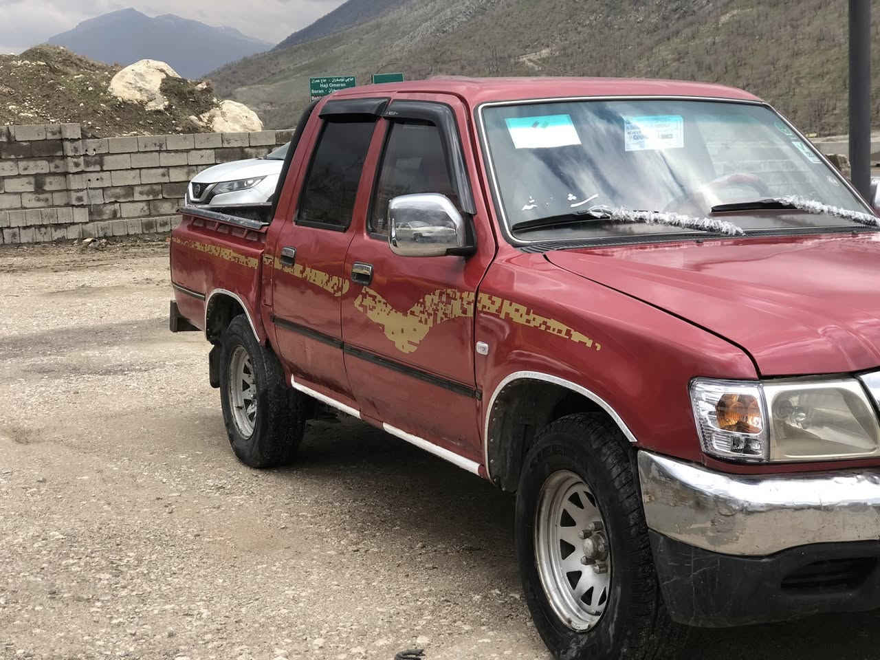 دێر مۆدێل ٢٠٠٧ محەسەنی ئەسلی مەکینە بەخ مەنەفێس ئەسلی گێر مەکینە اکسل بەشەرت تایەی باشی لەژێرە ناوسور جام کارەبای کارەبای کامل مەزبوتە ١دینار مەسرەفی تێدانیە کامل پەمپە لەسەر ساخە بێ دەحم و لێدران بێ خایسە سەیارەکە زۆر توندو تۆلە مالی فەقیرە نرخی ٣٠وەرەقەو مەجال ***********. ***********
