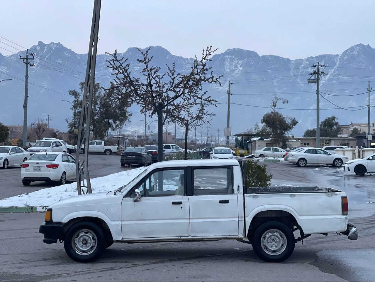 بەناوی خوای گەورە ومیهرەبان 
ماڵی کاسبی. زۆر مەزبووت

پیکاب مازدا. ٨ کابرێتە 
دەرەجەیەک گێڕ و مەکینەی لەسەرە 

گەرمی مەزبووت 
٤ تایەی جوانی لەژێرە

گێڕ مەکینە ئەکسل بەشەرتی فیتەر و فەحس و تەرای 

موس براوە لێدراو. خایس هەر هەمووی بەشەرت 

لێخورینی زۆر خۆشە   گەرمی و فڵچە و کامل کارەبای ئیشدەکا

سەیارەکە پارەی سەرکەتەشیەکیش نیە بۆ مەحامەلە تەلەفون مەکە 

پارەی موبایلێکە  خوار هەموو بازاڕ و دەستی دوو 
لەخزمەتان دام شوێنم ڕانیەیە 

قفڵ قفڵی ١٢$. ژ.م *********** رانية, السليمانية
