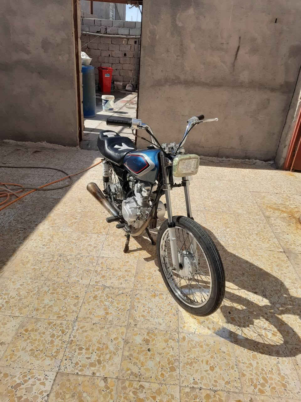 سلام عليكم دراجه للبيع مكينه نامه دراجه حلوه سعر 250 بكاني بصره الهارثه رقم الهاتف ***********
