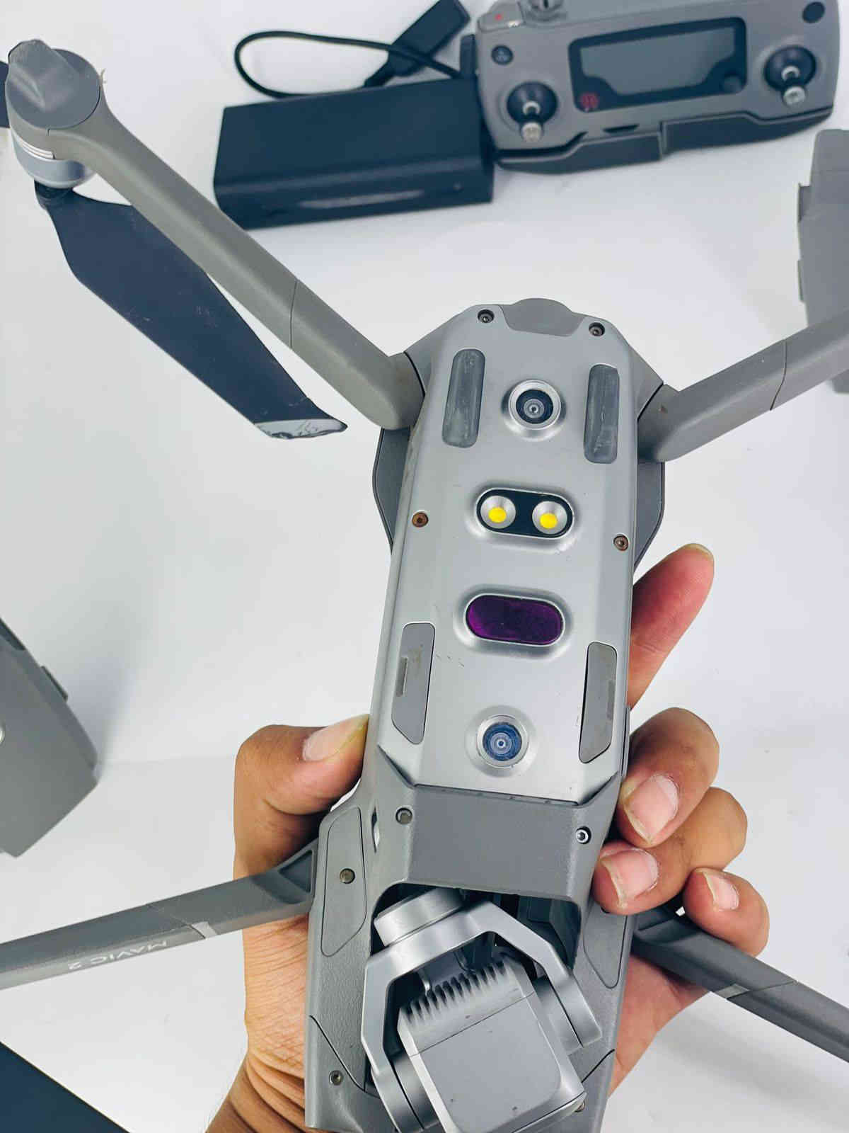 متوفر مافك تو  قيم بنور الله أبيعك ماكو ولا غلطة نقص الكفر الشفاف فقط
