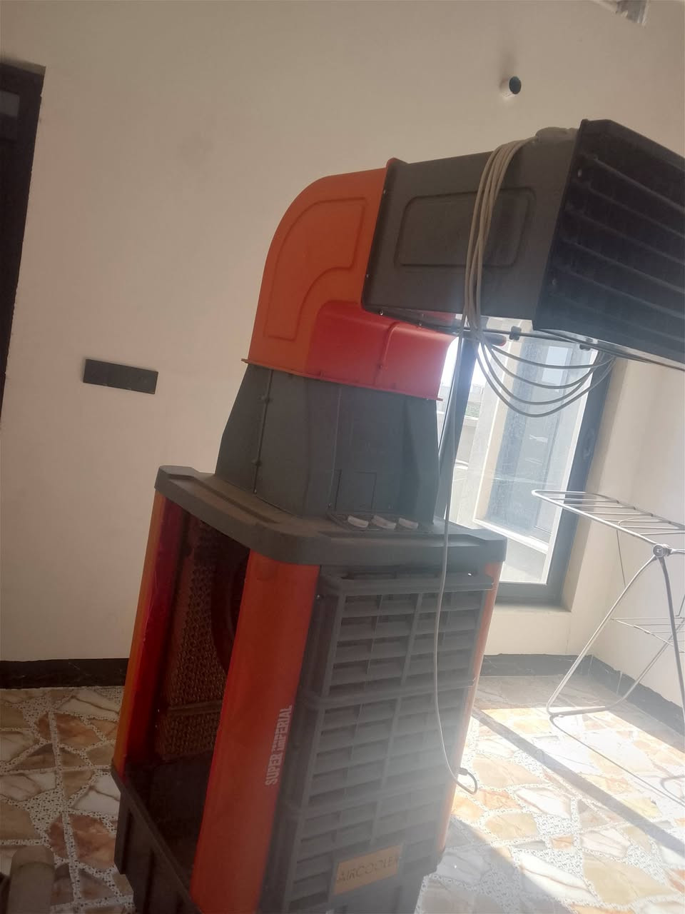 للبيع مستعمله شي قليل سعر 250 الف وبيها مجال بصيط الرقم ***********
