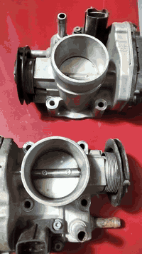 السلام عليكم للبيع جويتر عدد اثنين وبكلايت جهة اليمنه مكاني بغداد تليفون0772 418 5602
