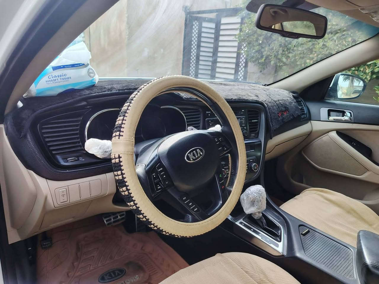 اللهم صل على محمد وال محمد
السلام عليكم  
كيا أوبتيما موديل 2013 خليجي 
فول مواصفات 1 على 1 قماره حديد 
بيه بارد بالچاملغ الامامي فقط 
كفاله تبديل وصبغ محرك 2400 
شرط ما مفتوح مواصفات بصمه تشغل بصمه ابواب كشنات جلد بلاد 
شاشه كامره بلمرايه شفتات بلستيرن 
لد امامي وخلفي تبريد خلفي يدات نكيل داخل والخارج حساس خلفي 
مرايات شفط شاره بلمرايه ويل كب كروم محرك 2400 دوش رقم اربيل سنويه نافذه 
السعر 
125
رقم الهاتف 
‏‪***********‬‏
