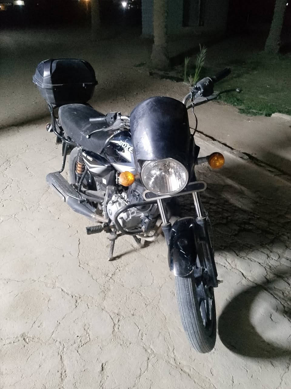 سلام عليكم للبيع موطور بوكسر موديل 21  كفاله عامه وراق كامله سعر  مليون وبي مجال مكان بغداد تاجي. اخوان مكلف بل نشر صاحبه 👈 ***********.       ***********
