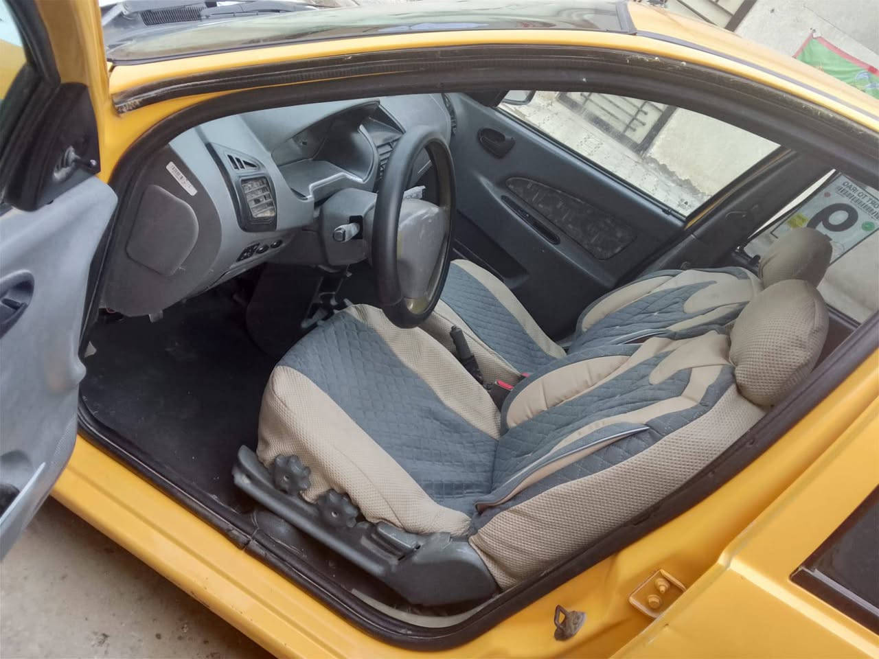 السلام عليكم طيبة ١٦ للبيع مصفره هيئة وغرامات رقم واسط مكفوله من الحادث تحويل بالاسم سيارة جاهزه من كل شي للاستفسار الإتصال ع الرقم ***********
