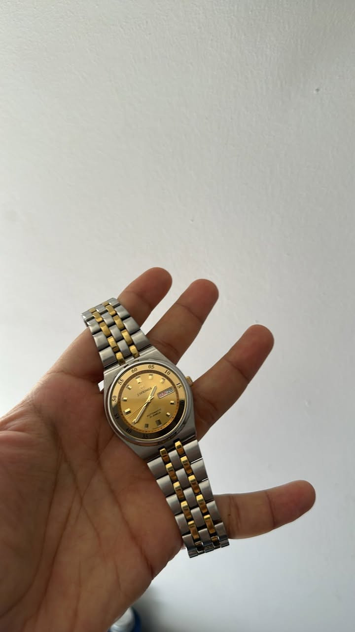 J springs ياباني من شركة سايكو
اوتوماتيك
نضيف جدا
حجم ٤٢


**إذا كنت صاحب هذا الإعلان وتريد حذفه لأي سبب، رجاءا أرسل رسالة إلى الدعم الفني**