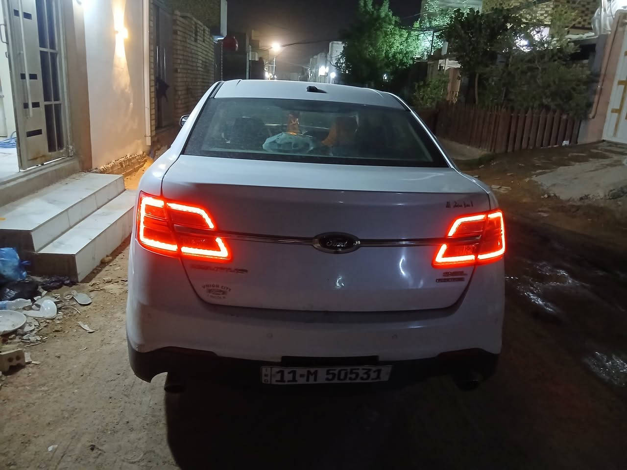 فورد تورس أمريكي ١٣مصبوغه حزام السياره فول فتحه تشغيل عن بعد رقم انكليزي بغداد الغرفه بيجي بصمه السنويه ٢٧ المكينة كاسره بستم السياره شغاله وتمشي السعر ٧٥ ورقه وبيها مجال *********** موجود واتساب  مكان النجف
