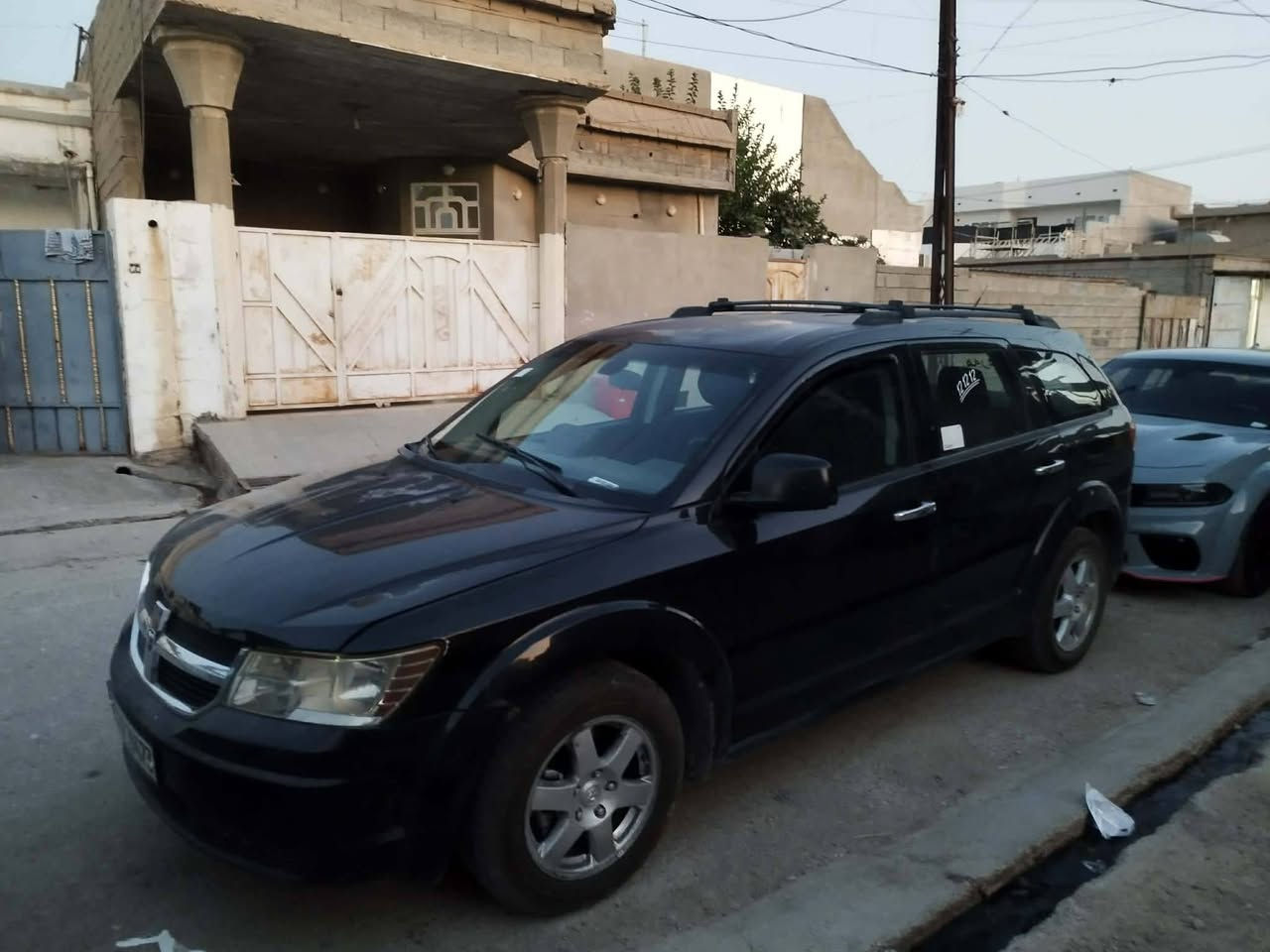 دوج جورنی مودیل 2010
للبیع سعرە 90 
مکانی کرکوک ***********
