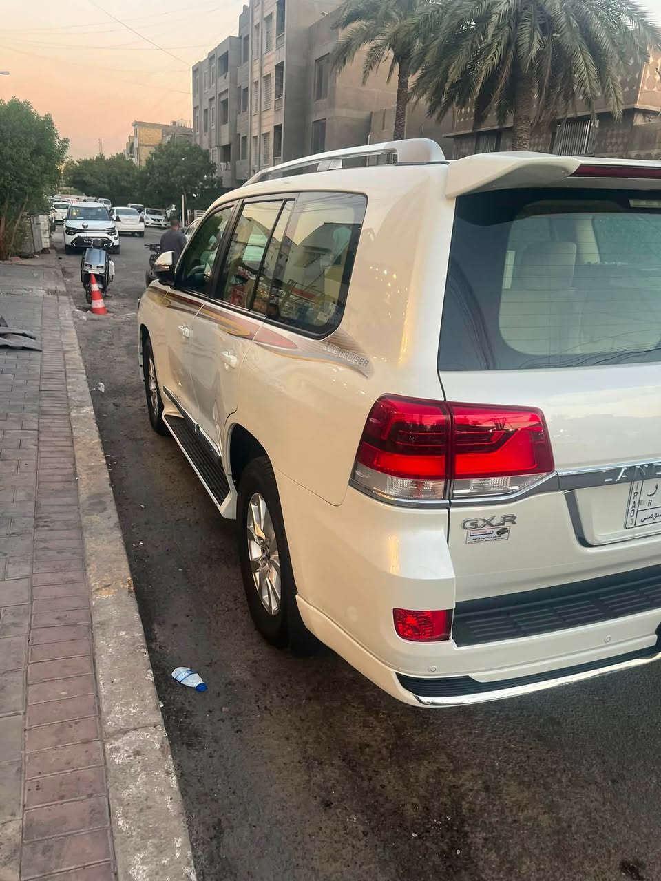 لاندكروز 2017 Gxr
السياره كفاله عامه 
ماشيه 170 الف 
رقم بغداد مكان السياره بغداد 
السعر 420$ وبي مجال 
الاستفسار ***********
