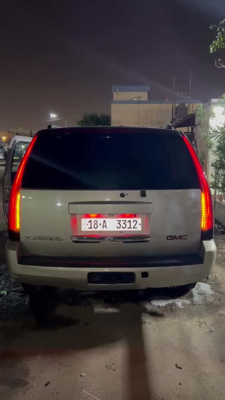 بك لايتات كديلاك للبيع
يرهم عل تاهو وعل جمسي جميع المديلات 
وكلشي ما بيهن كسر بل جام بسيط ومغلفات اسود يعني ما مبين الكسر السعر 110العنوان بصره ***********
