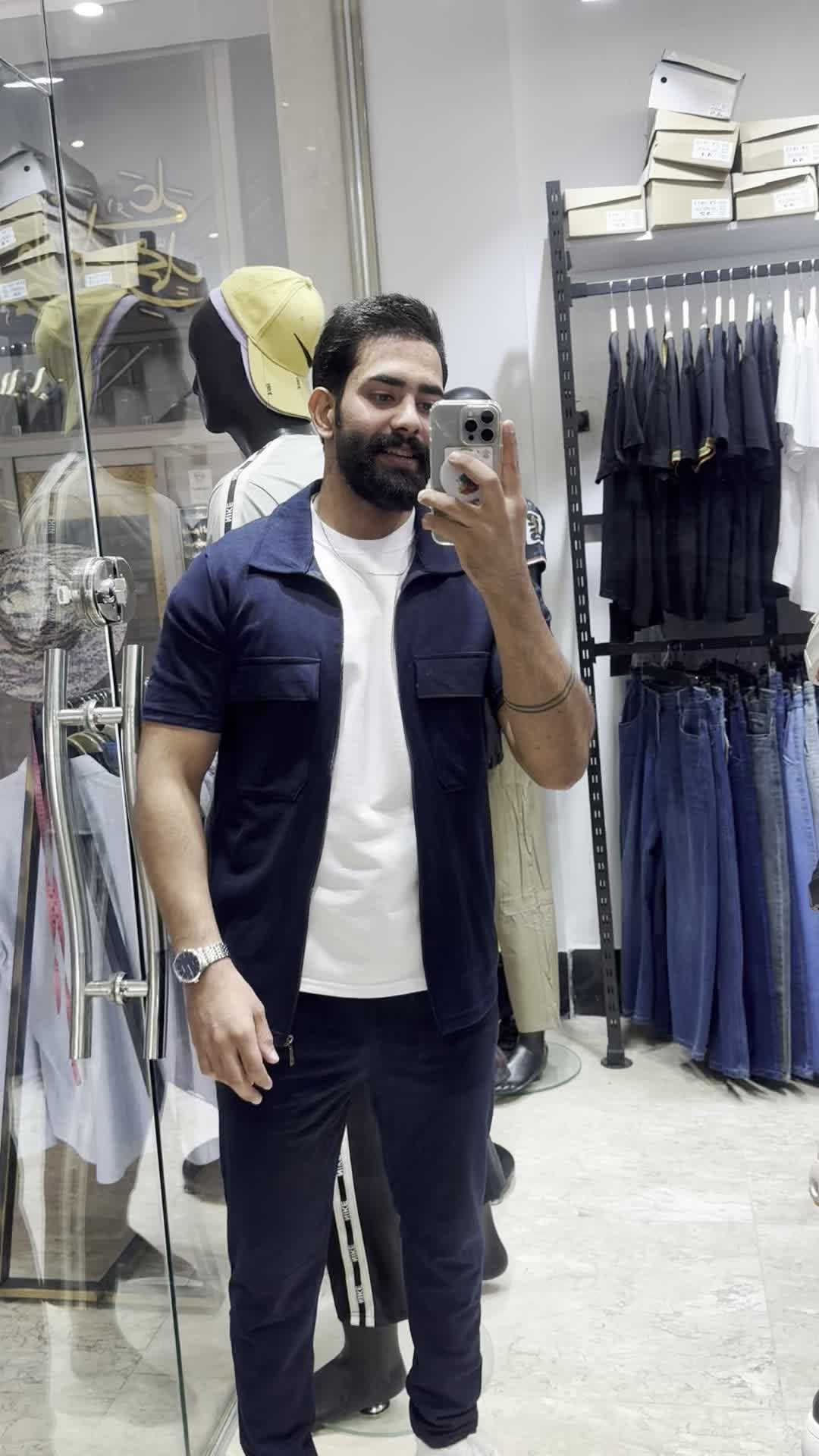 سوت قطن بارد ثلج قطعتين السعر فقط 20 الف 
سعر البدي 10  القياس L.XL.XX.3X الالوان بالفديو التوصيل كل العراق 5000 
المكان زيونه سنتر النور  للاستفسار ***********
