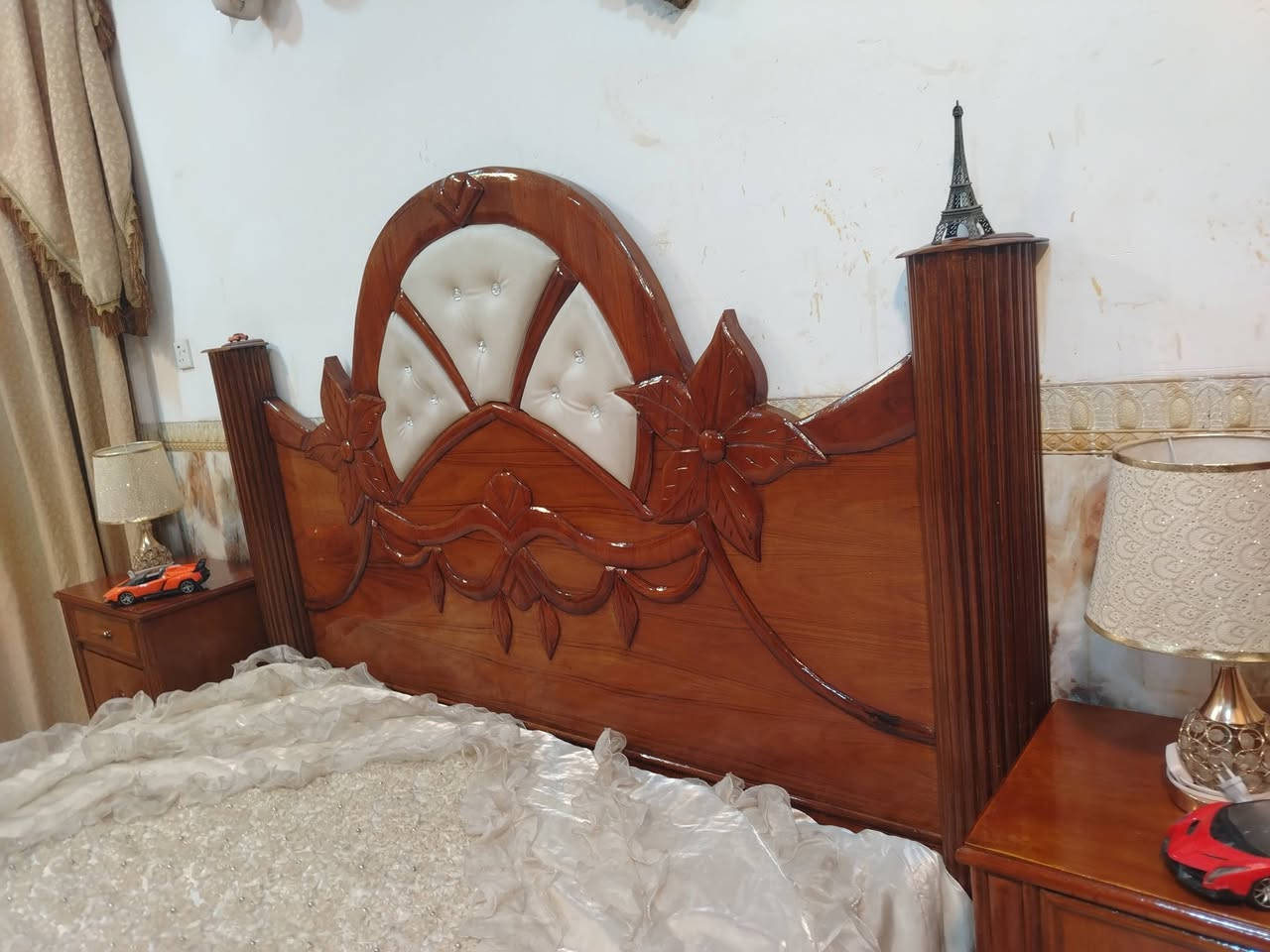 غرفة نوم تسكام صاج داخل وخارج شغل ثقيل ضهر جرجوبه خمسه ملم استعمال قليل مابيها اي ضرر تكمه اخت الجديد الواقع احله من الصور مكفول من الشخط العنوان حلة حي الجزائر ***********.       ***********
