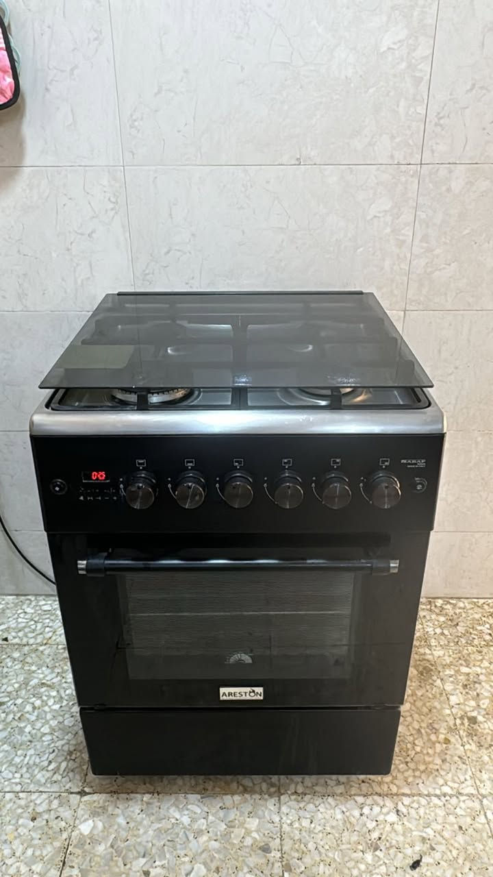 طباخ ماركة اريستون ايطالي ٤ عيون
مستخدم نظيف ٩٥ ٪؜ اخو الجديد
العنوان / غزالية 
*********** وتساب
السعر ٢٠٠
