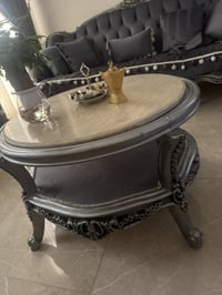 طبلة وسطية • طاولة