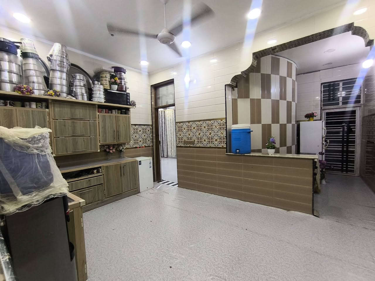 سلام عليكم بيت لبيع 
حجي حسن الجمعيات
زراعي سند 25
مساحته 200 متر بناء جديد طابق واحد اي ستفسار نتصل عله الرقم‏ ‪***********‬‏
@إشارة
