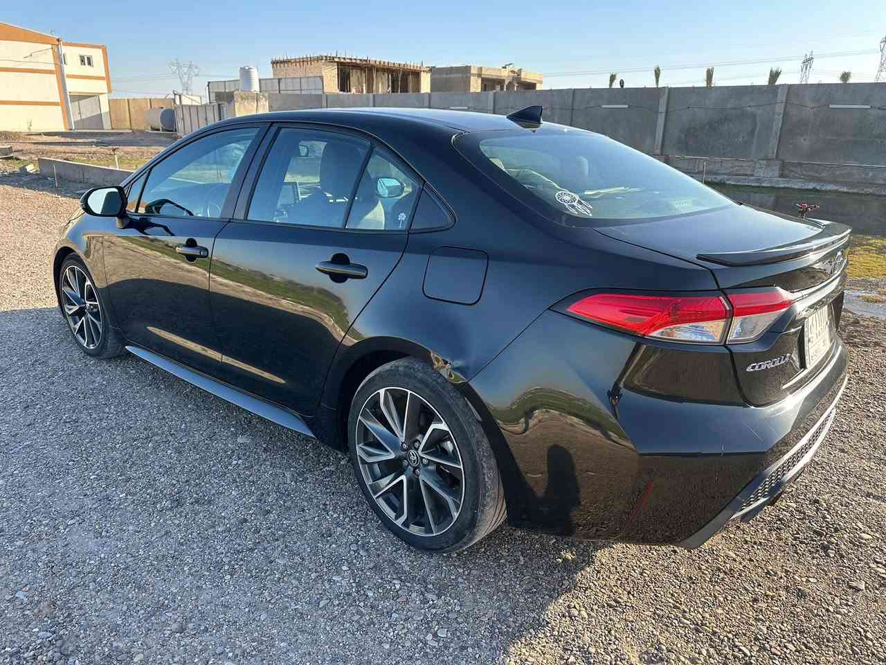 السلام عليكم 
للبيع كورلا موديل ٢٣ SE وارد امريكي 
محرك ٢٠٠٠ 
سودة داخل لونين 
ماشية ١٠٠ الف كيلو 
مواصفاتها تحديد مسار , قيادة ذاتية , اوتو هولد ، هاند بريك بصمة ، شاشة تدعم كار بلي 
رقم بغداد تحويل مباشر 
السيارة جديدة وجاهزة مابيها اي نقص

حادثها جاملغ مبدل نفس اللون بلادي من الشركة 
وحافة الباب بيها بارد 
السيارة بدون صبغ وبدون ايرباك 
صور الحادث موجودة 

السعر ١٤٨ وبيها مجال 
مكان السيارة ببغداد 
رقم التليفون 
 *********** واتس اب او رصيد
