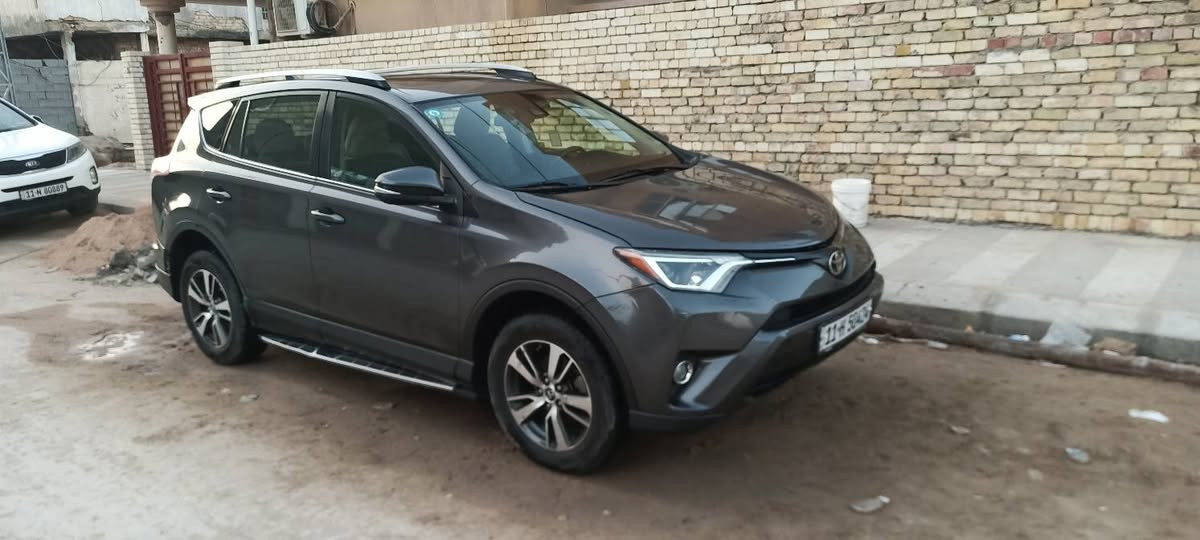 راف 4 موديل 2018
مواصفات XLE
‏لون رصاصي وارد امريكي
‏ضررها موضح بالسونار 
‏المواصفات
‏كامره 
‏رادار امامي 
‏تحديد مسار
‏تحديد سرعه
‏فول تحكمات ستيرن
‏ثلاث وضعيات قياده 
‏نظام ايكو
‏
‏مكان السياره الفلوجه 
‏السعر 187
‏***********
‏
