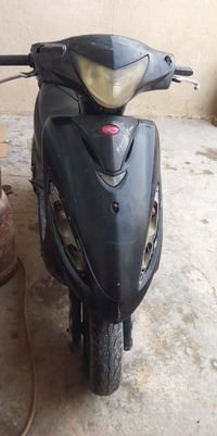 دراجه جي4 للبيع مكينه ناعمه تخبل مال جناي الدراجه السعر 300 وبيها مجال...