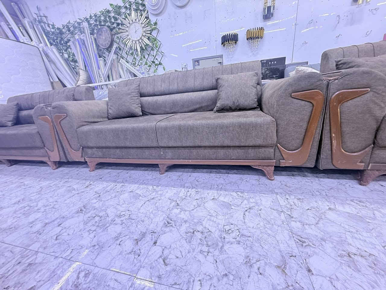 وصلتنا اتخامه عراقية 10 مقعد
السعر 450 الف معرض ضياء شارع الخليج 
***********
