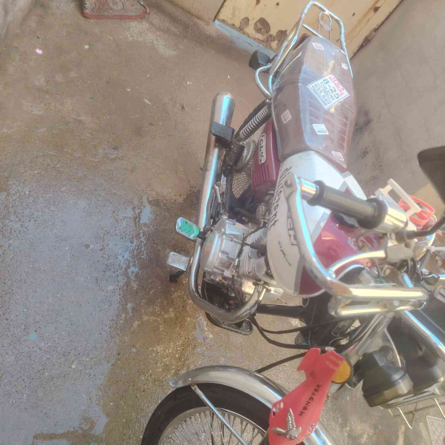 السلام عليك ماطور وضع شركه تايكر الفين وعشرين وزن ثقيلابو نمر أنطي شرط من التايره التايره كلو شقال
السعر 625 وبي مجال مكاني الموصل  جانم اليمن
***********
